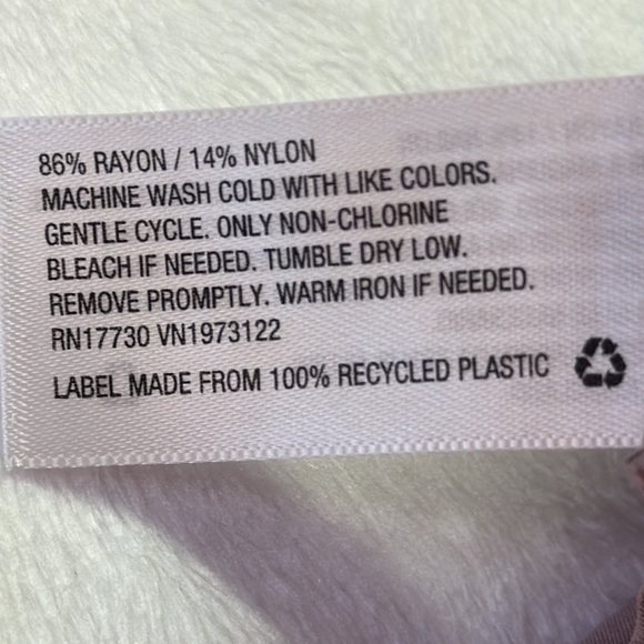 A New Day Light Mauve Plum Rayon/Nylon Crinkle Flutter Sleeve Keyhole Back Top L - Picture 8 of 11